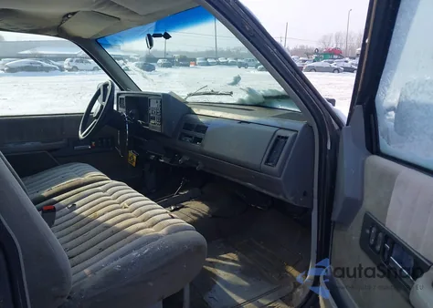 1992 Chevrolet Gmt-400 K1500 z USA, uszkodzony, nr VIN 2GCEK19K7N1175870